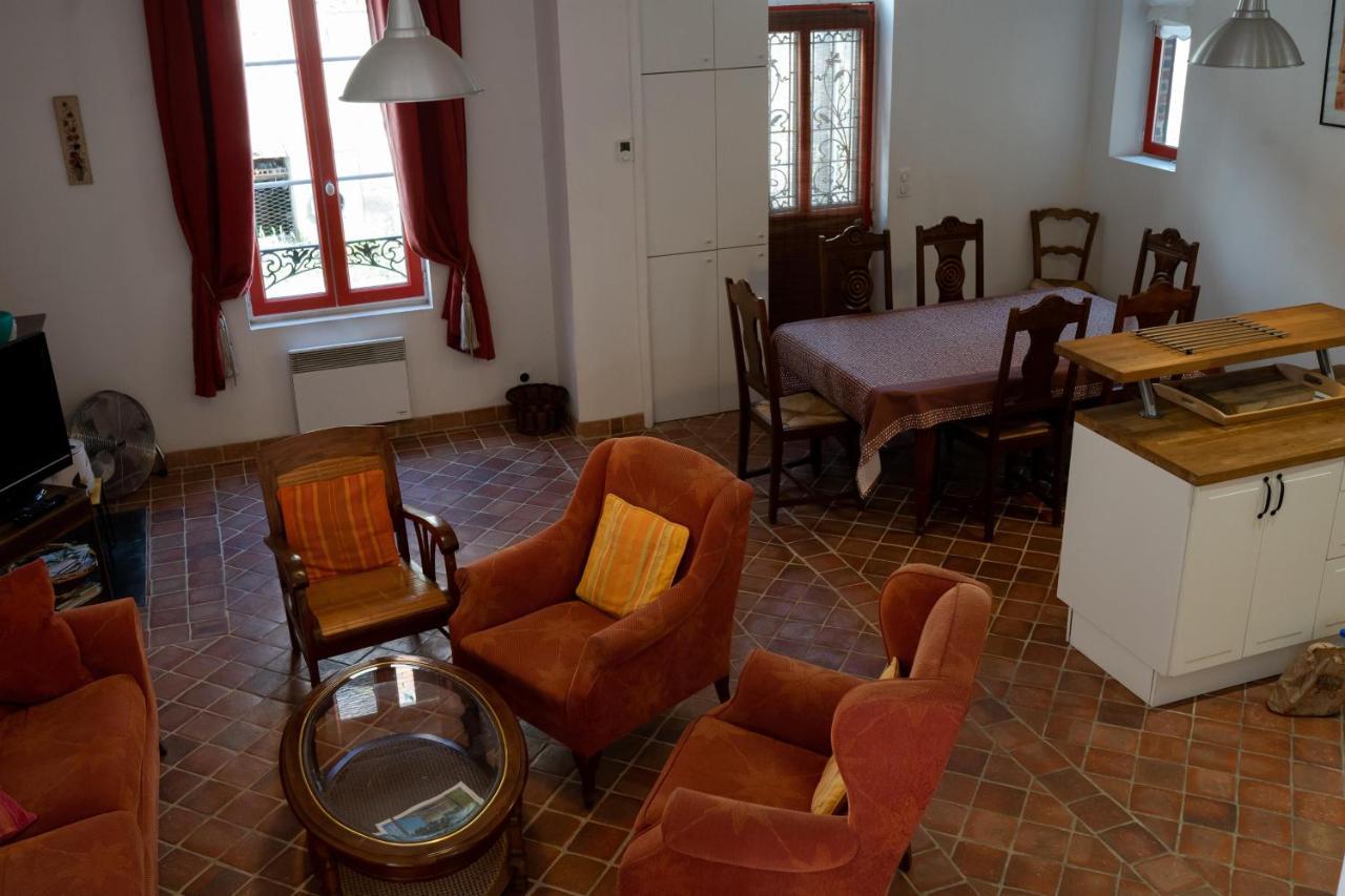 La Maison Rouge Saint-Sauveur-en-Puisaye Ngoại thất bức ảnh